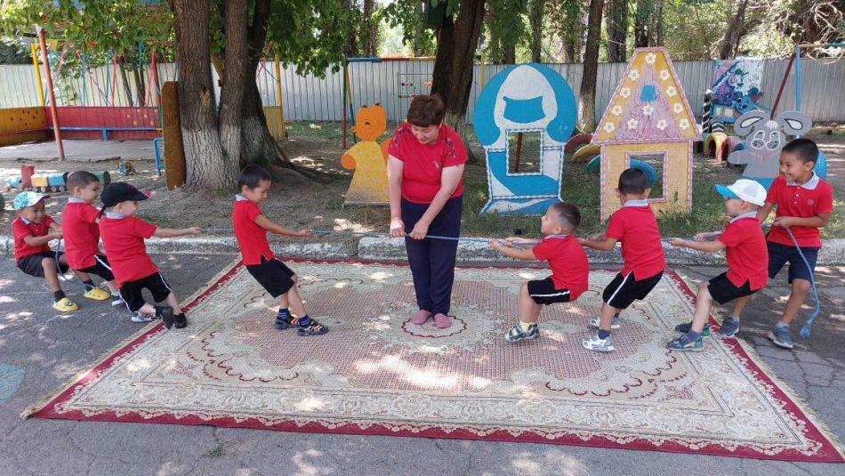 #2022-Балалар жылы# Ұлттық ойындар фестивалі, қимыл-қозғалыс ойындары «Ханталапай», «Аударыспақ», «Сақина салу», «Алтыбақан», «Ақ серек-көк серек», «Арқан тарту», «Тақия тастамақ», «Күш сынаспақ» Тәрбиеші: Имангожаева Жанар Улкенбаевна